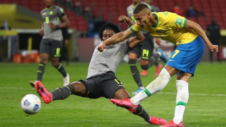 Gabriel Barbosa người hùng mới của tuyển Brazil