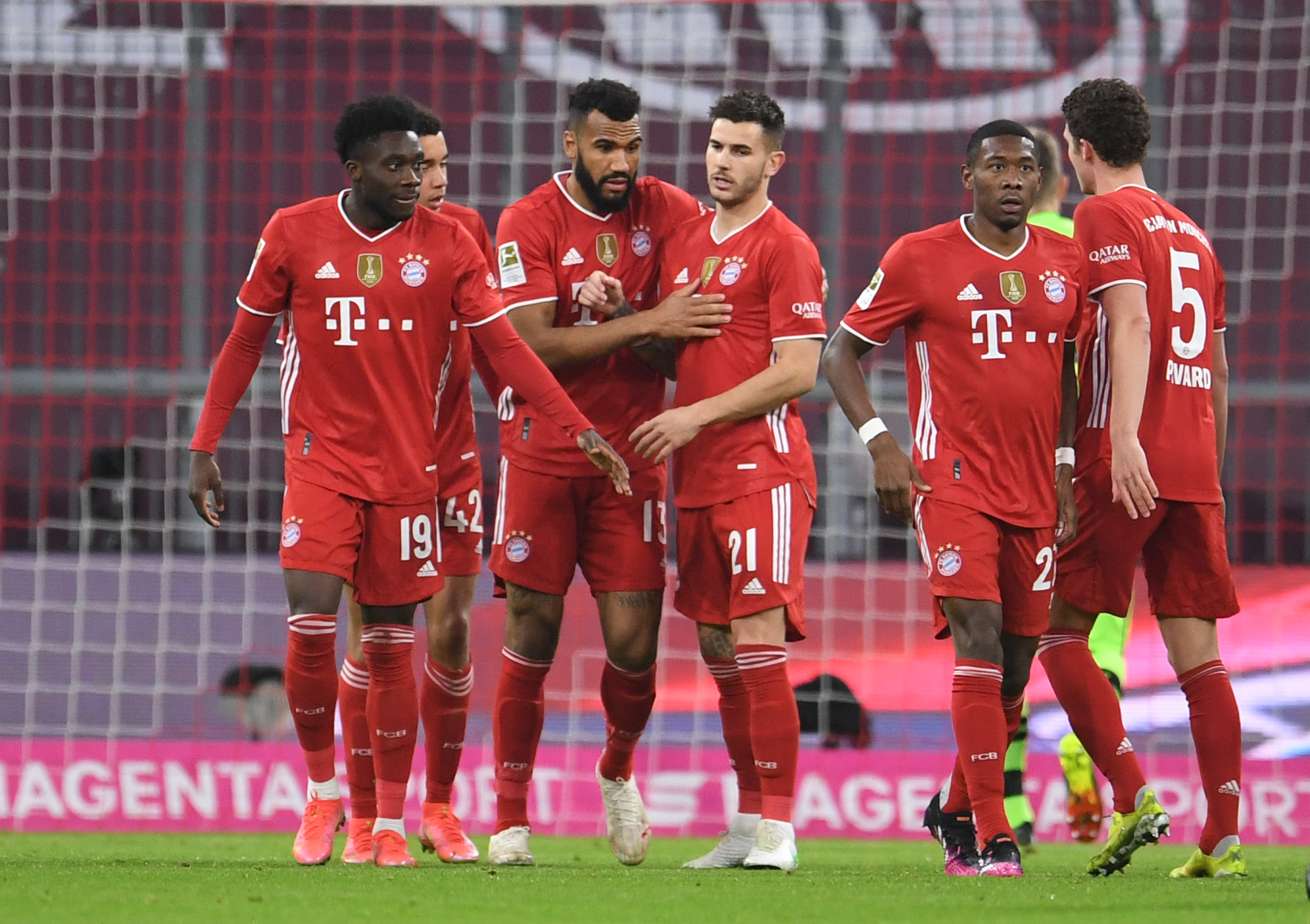 Toàn bộ cầu thủ Bayern Munich lương không quá 20 triệu euro